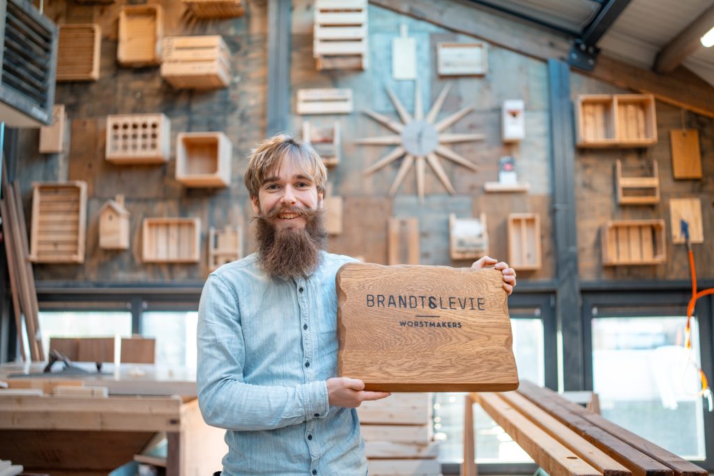 hout werkplaats in Delft voor zakelijke opdrachten en maatwerk in Delft